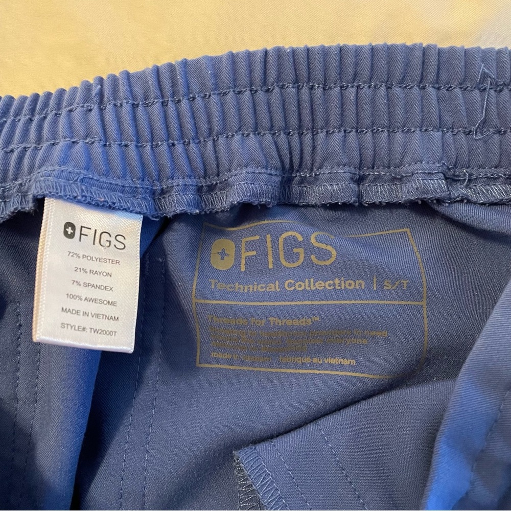 Figs Scrub Set - Picture 7 of 8
